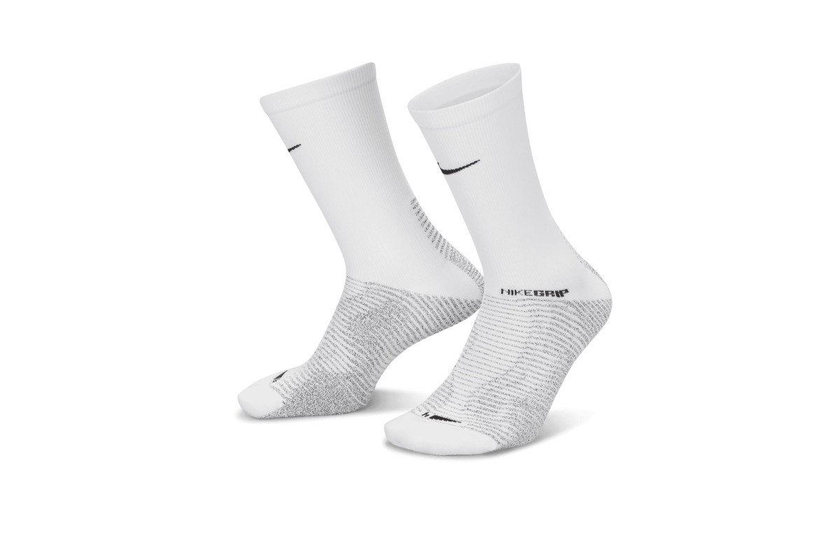 NikeGrip Strike Socks Play with confidence in the NikeGrip Strike Socks ...